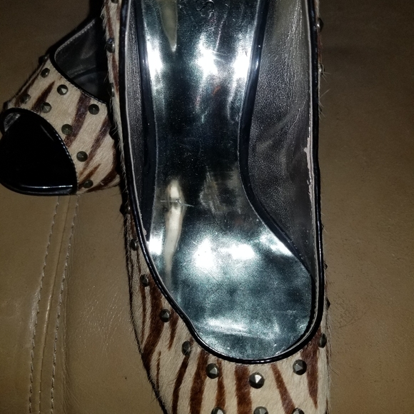 Shoes - Picture 2 of 8